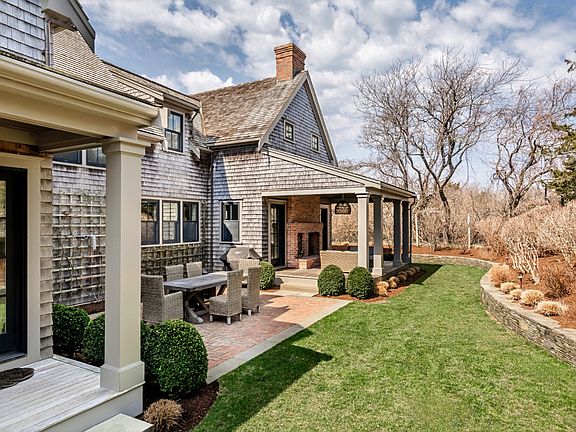 3rd image of 7 Pilgrim Ct