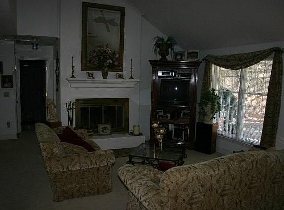 4th image of 192 Devonshire Avenue