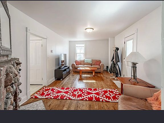 3rd image of 351 Morse Ave