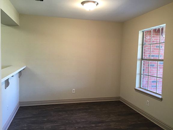 4th image of 472 Cripple Creek Cir