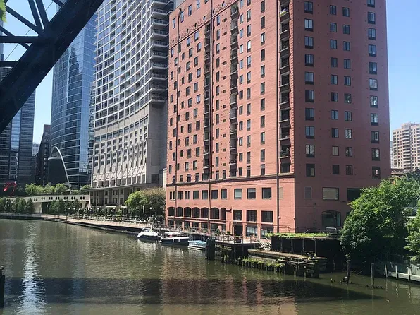 345 N Canal St APT 302, Chicago, IL 60606