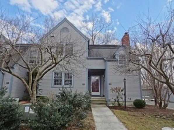 64 Gate Ridge Rd, Fairfield, CT 06825