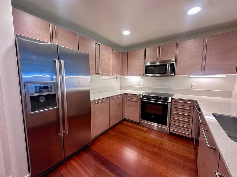 1160 Mission St #909 — Photo 2