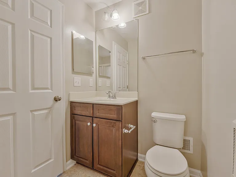 25218 Briargate Ter — Photo 36