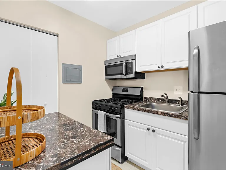 5500 Friendship Blvd #2329N — Photo 17