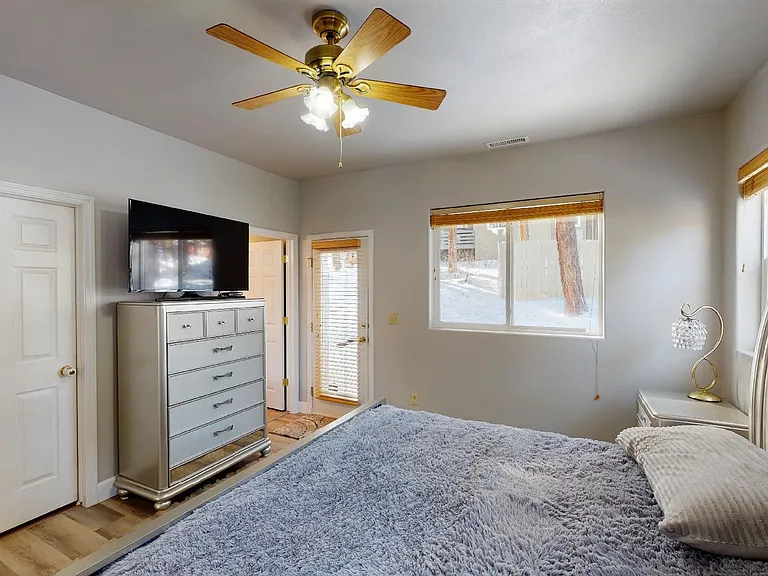 661 Woodbridge Ln — Photo 9