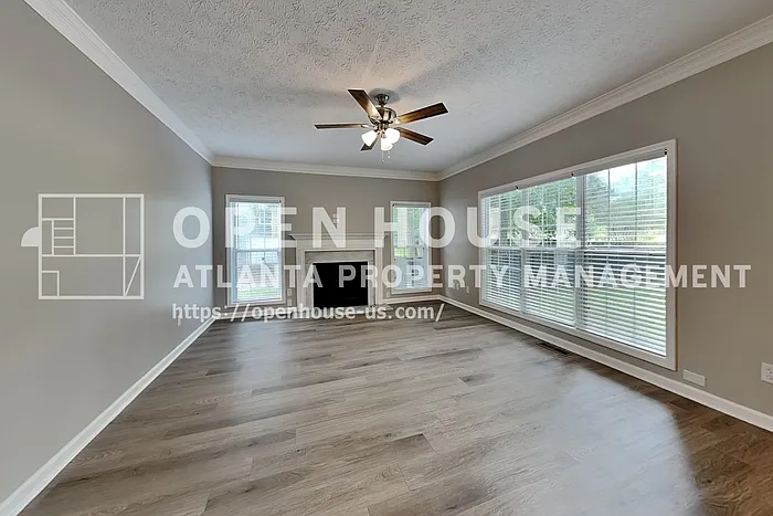 2305 Luther Ter SW — Photo 3