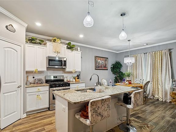 3rd image of 685 Cat Island Ct