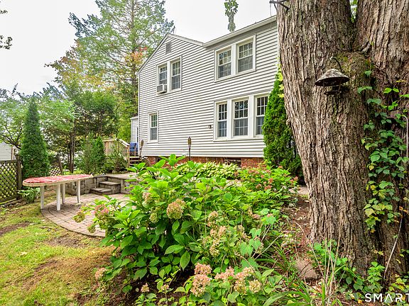 3rd image of 208 Thornbush Road