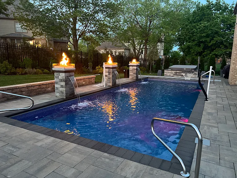 230 Sawgrass Dr — Photo 2