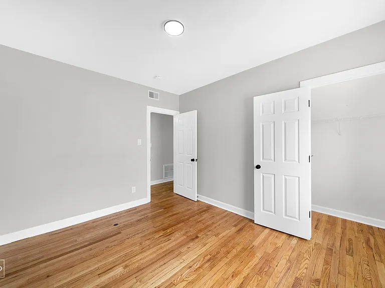 4301 W Potomac Ave — Photo 20