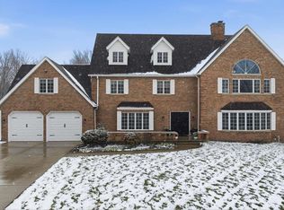 17470 Skyline Dr, South Bend, IN 46614