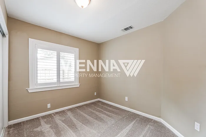 5435 Kenneth Ave — Photo 11