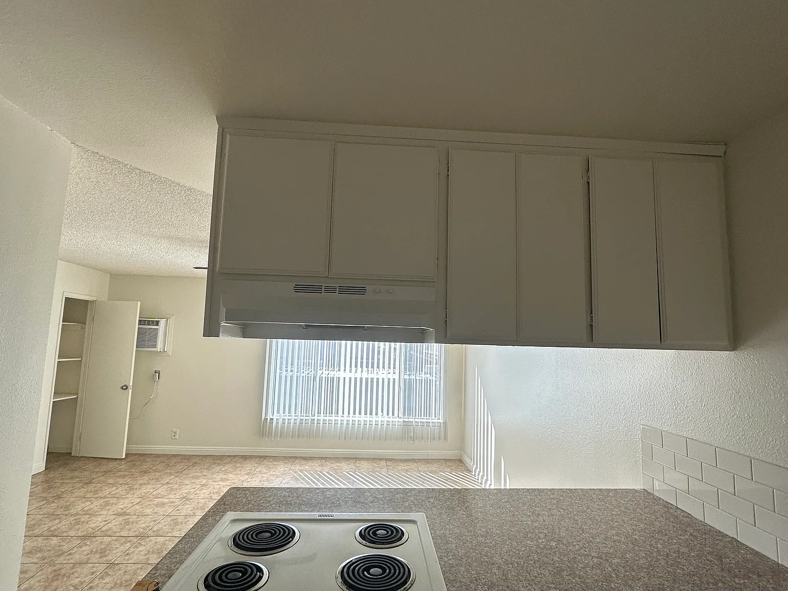 2 bed, $1,695 — Photo 4