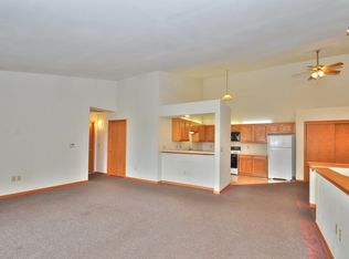 9364 W Loomis Rd UNIT 2, Franklin, WI 53132