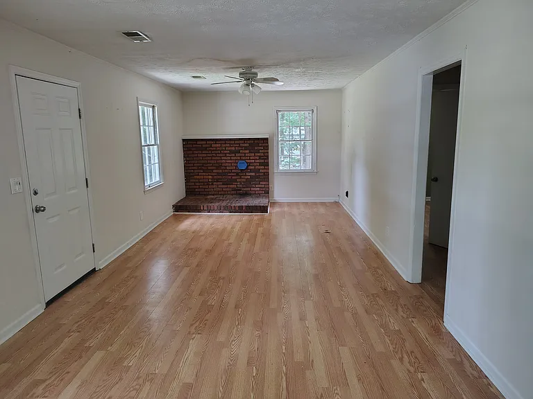 901 Mountain Creek Church Rd — Photo 5