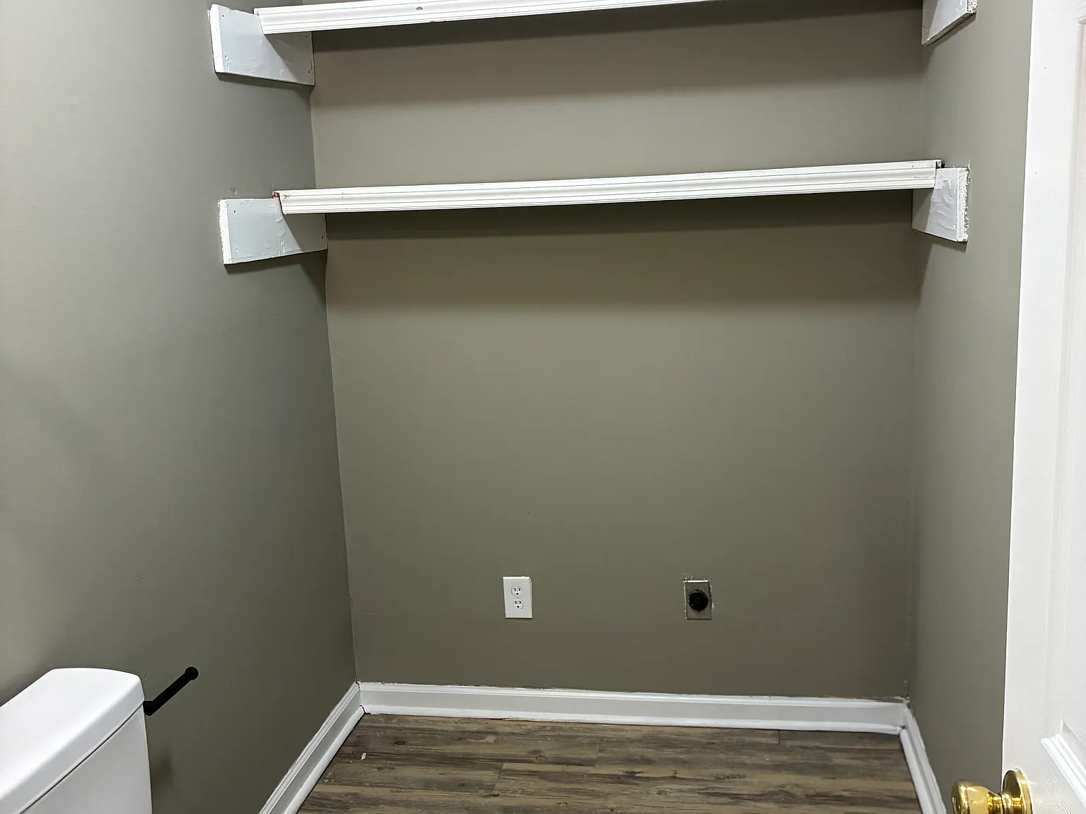 5882 Aftonshire Dr — Photo 2