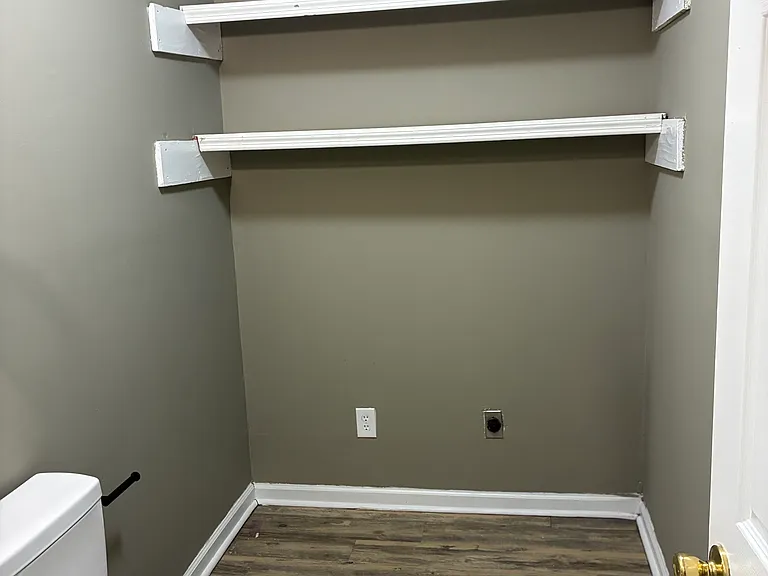 5882 Aftonshire Dr — Photo 2