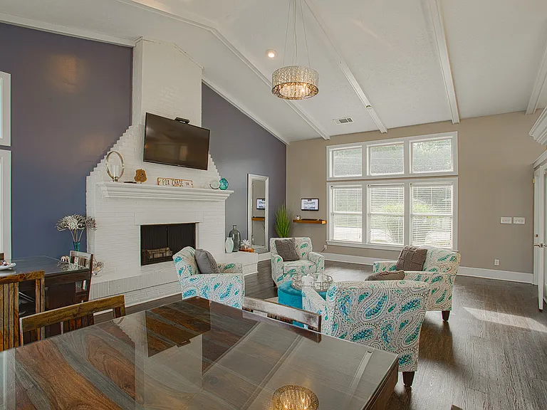 Fox Chase South — Photo 12