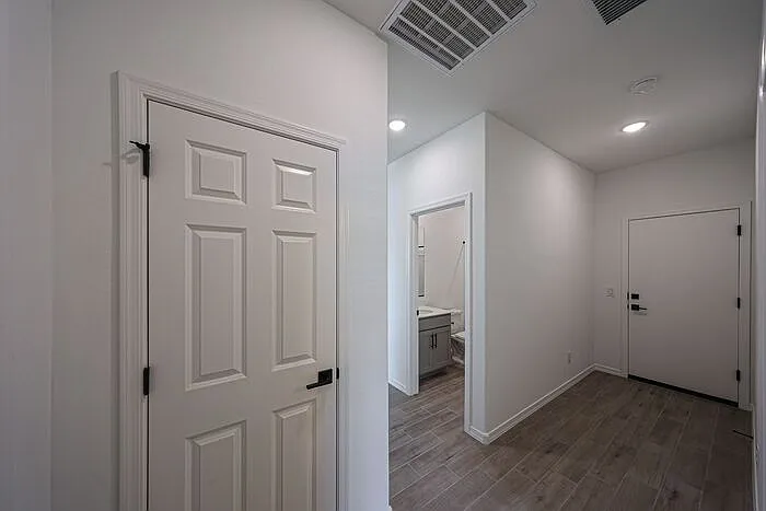 5633 W McNeil St — Photo 5
