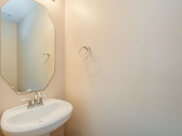 23 Fairlee Ct — Photo 10