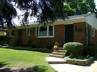 281 Lawson St, Saline, MI 48176