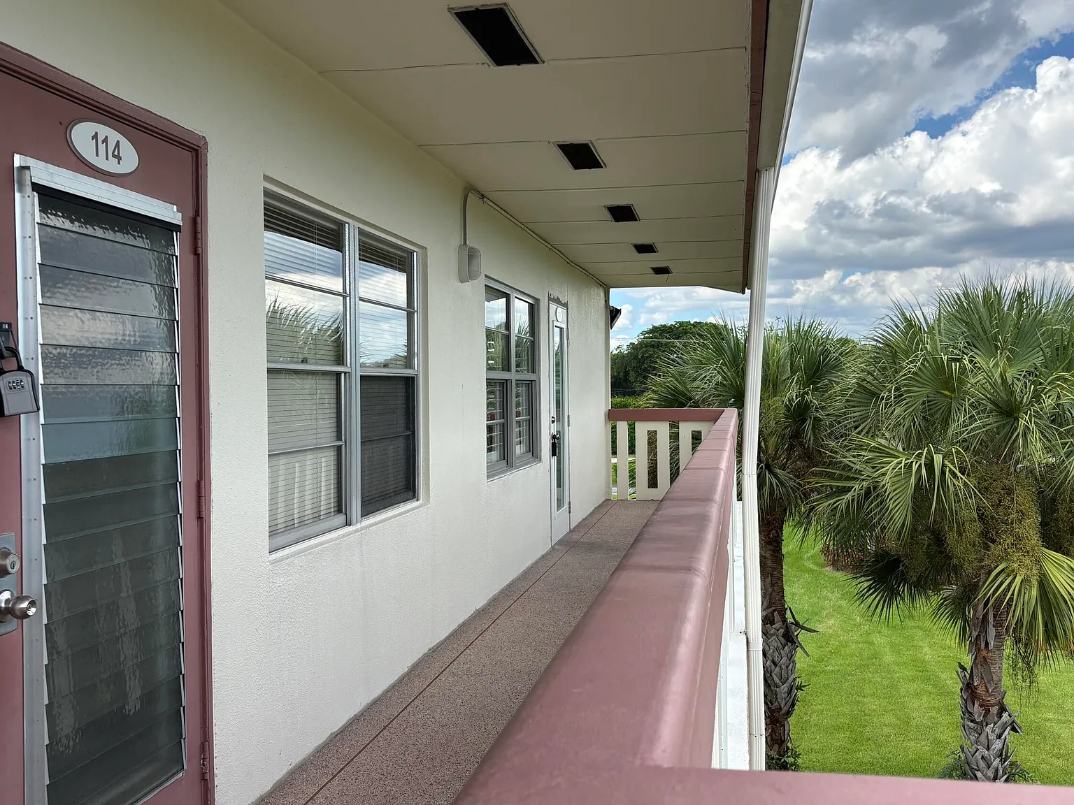 2 bed, 1.5 bath, 835 sqft, $1,600 — Photo 3