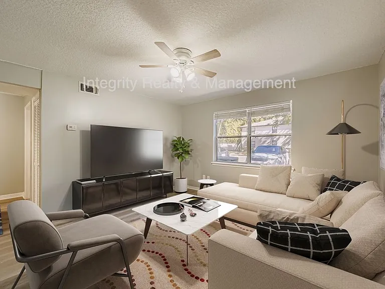 Parkridge Apartments — Photo 2