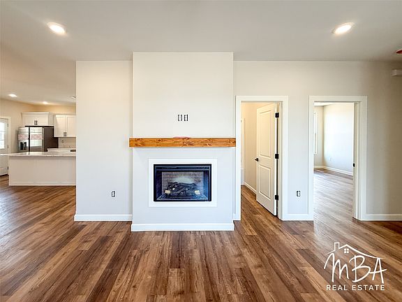 4th image of 4113 Cardigan St
