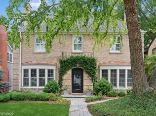 2010 Beechwood Ave, Wilmette, IL