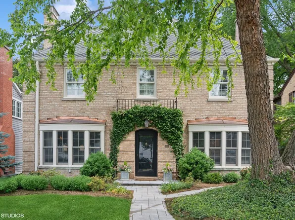 2010 Beechwood Ave, Wilmette, IL 60091