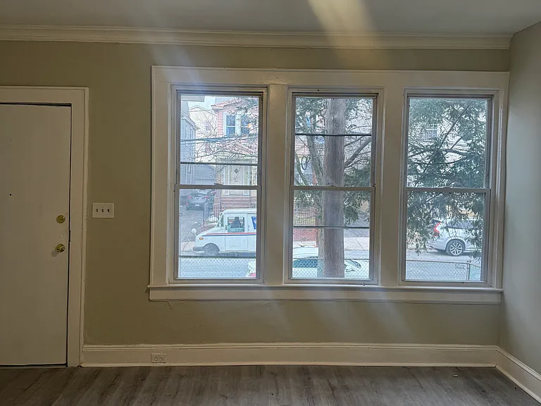 193 Shepard Ave #1 — Photo 3