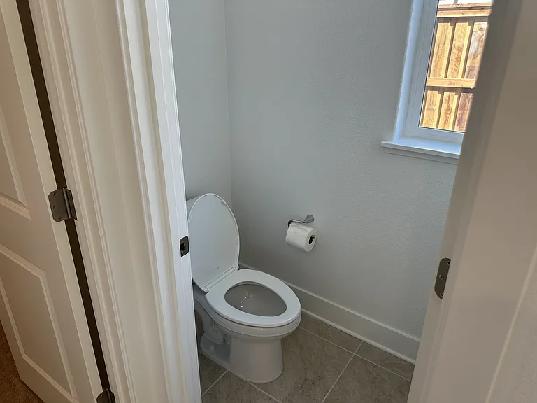 2779 Mulholland Dr — Photo 26