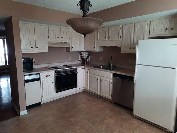 4th image of 632 Calhoun St