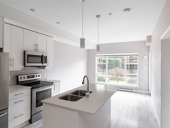 4th image of 1020 Inverness Rd #106