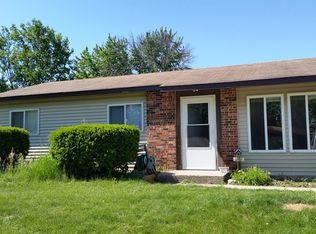 213 Monterey Ct, Bolingbrook, IL