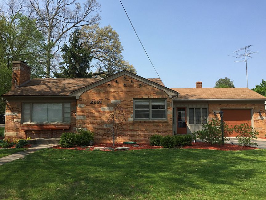 1st image of 2221 Thornwood St SW