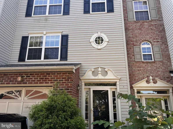 212 Cambridge Pl, Prince Frederick, MD 20678