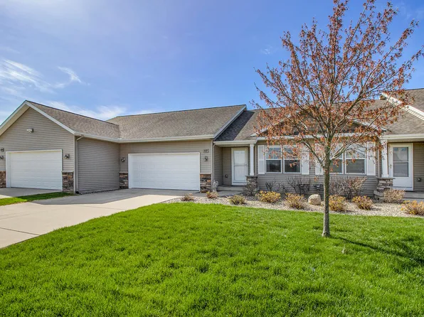 1177 S Village Cir, Kalamazoo, MI 49009