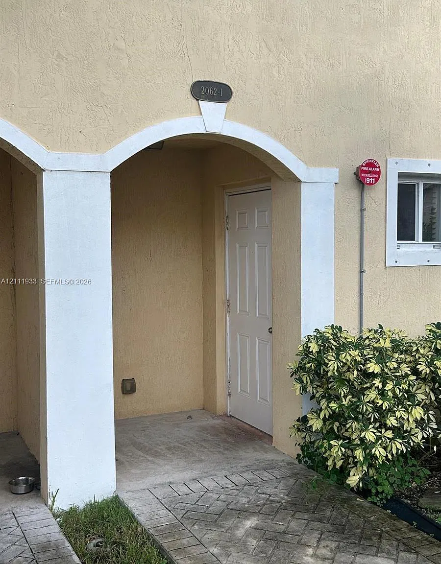 Aqua Vista Townhomes Cond — Photo 3