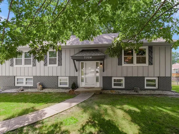 7324 N Euclid Ave, Gladstone, MO 64118