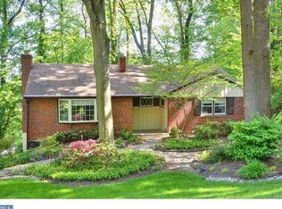 557 Forest Rd, Wayne, PA 19087