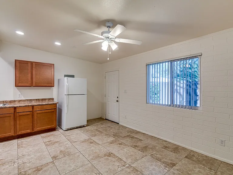 1809 E Virginia Ave — Photo 2
