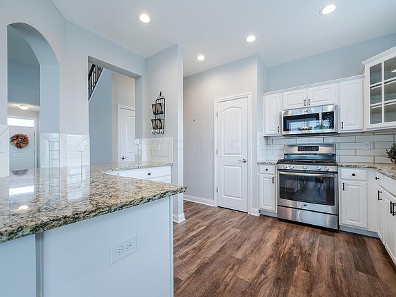 3rd image of Cloverhill Dr