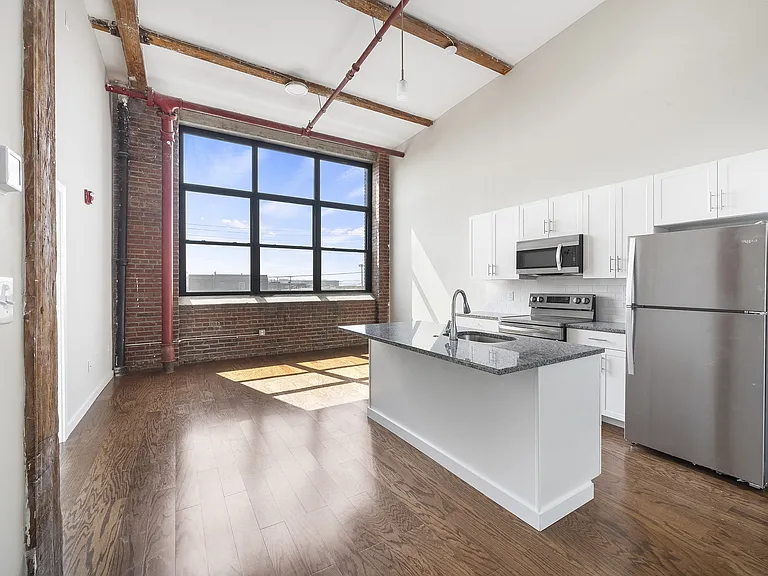 East Tioga Lofts — Photo 11