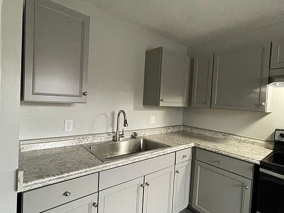 4th image of 3305 Tazewell Pike APT 14