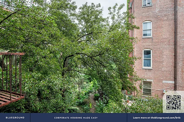 Rented by The Blueground | media 18