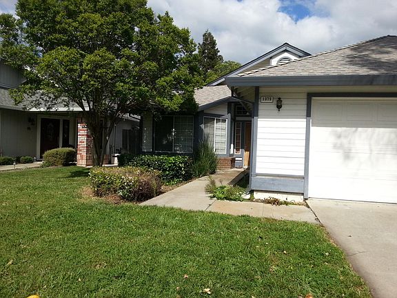 2nd image of 1079 Meadowlark Dr