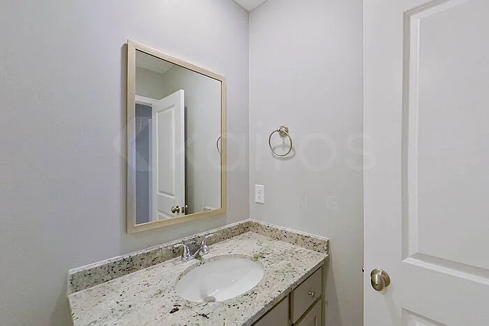 649 June St — Photo 15