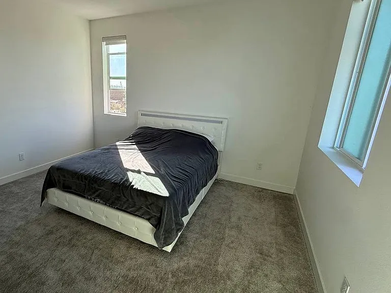 2317 W Broadway #35 — Photo 5